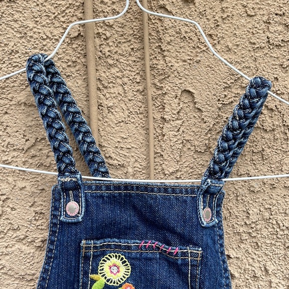 Vintage Genuine Kids OshKosh 2T Girl Denim Overalls Shorts - Picture 3 of 7